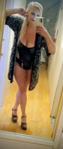 Hey Sexy Today is Hump Day! So I'll be having Super awesome Hump specials all day long! stay tuned!! xoxo KK 💎 - 36 - 1