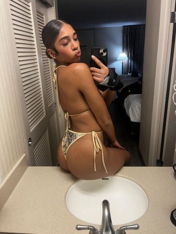 New girl in town petite, thick and unforgettable 😋 available 24/7 incall , outcalls , car fun 💦💦 - 21 - 1
