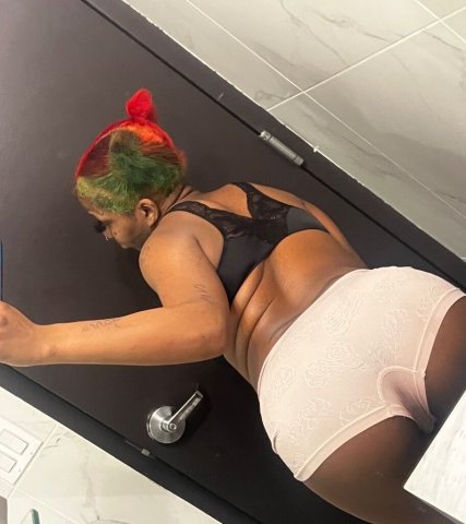 👯♀Incalls and Incalls only ❤ call and text now 📲All bare services extra🤪 ready when you are - 22 - 1