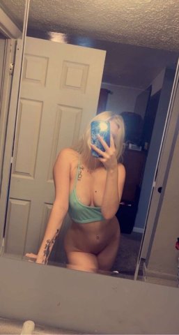 I am a very hot white woman, I like to please my clients, I leave you some photos so you can see how good they spend it with me, write me daddy🤭💞👉🏻👌🏻🔥🔥 - 23 - 1