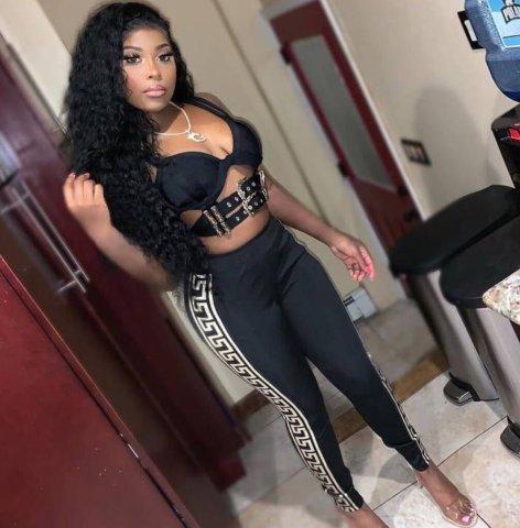 Where seduction meets grace🍒 - 22 - 1
