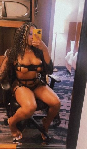 (LAST WEEKEND IN TOWN) thick upscale california beauty available now 🤎 incall / outcall (Baltimore Airport) 🥂 - 25 - 1