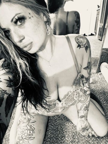 Horny Playmate Awaits 💖 - 26 - 1