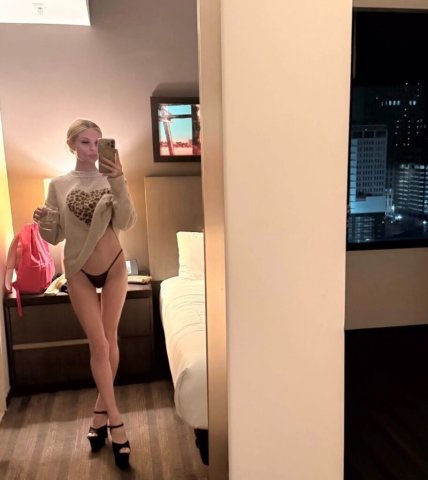 Your Favorite Blonde🥰 Read FULL Bio before messaging... Thanks😘 - 27 - 1