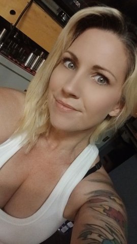 Sexy MILF Sunday Specials - Available Now - Outcalls and Car Fun Available - 36 - 1