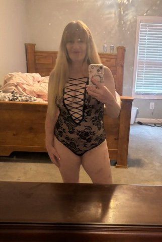 Blonde Bombshell MILF Alexis Awaiting Incalls - 41 - 1