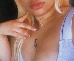 Freaky with a Fat Ass 🍑Pretty Feet 👣 Pink Shaved Pussy 🌷Thick thighs - 21 - Image 10