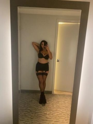 NEW SNAPCHAT ALERT @ THEAMIRAJADEE💕SPRING BREAK FUN, BOOK ME ALL WEEK LONG🥰 Arab goddess ready to please, book your arabian nights escape today 🌃 - 23 - 1