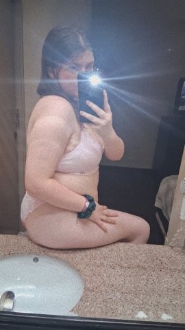 “Sweet, sexy, and worth your time 💋”. Available for in-call right now 😘 don’t keep me waiting - 19 - 1