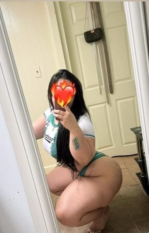 I am a Latina Available 24/7 with a good pleasure write to me papaito❤😍 - 27 - 1