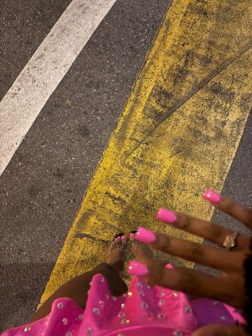 petite exotic treat🍭available and ready for you now ✅📲 - 24 - 1
