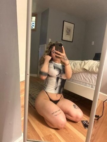 pretty thick white woman - 27 - 1