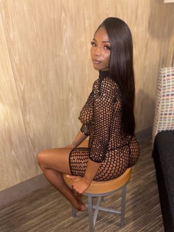 petite, sexy brown skin visiting Santa Cruz area specials for two girls specials for the weekend hundred percent real FaceTime verification and highly reviewed🖤 - 20 - 1
