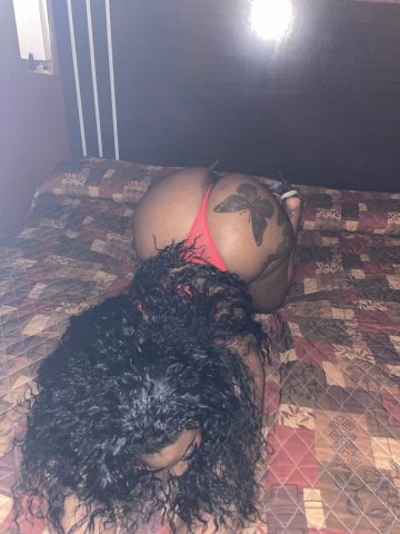 ROCKY MOUNT📍𝑬𝒍𝒐𝒓𝒂 𝑾𝒚𝒏𝒕𝒆𝒓 ❄ 𝑾𝒂𝒓𝒎, 𝑪𝒖𝒓𝒗𝒚 and 𝑼𝒏𝒓𝒖𝒔𝒉𝒆𝒅 𝑪𝒐𝒎𝒑𝒂𝒏𝒊𝒐𝒏 - 22 - 1