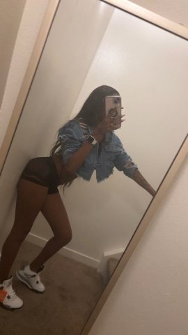 Visting For a Lil funn 💋 - 21 - 1