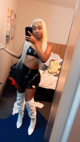 2 girl specials 🥰 not here for long baby 💋 COME GET THIS GOOD PUSSY 😍 - 29 - 1