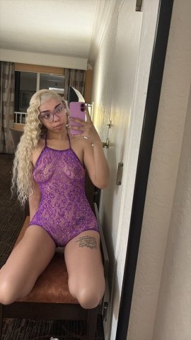 FREAKY FRIDAY💦YOUR FAVORITE WET DREAM 💦😏HOLLYWOOD📍ASK ABOUT MY SPECIALS🌟QV/2⃣POP😏LEAVING SOON⏳ - 22 - 1