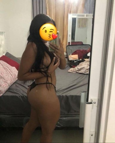 💋 Petite Beauty With a Naughty Smile🤤 - 28 - 1