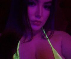 Snowbunny bombshell🐰💕FT shows/Content 😽Out of Towner🥰 24/7 AVAILABLE🌹freaky💦 tight😘 READY TO PLEASE AND PLAY😏✨INCALL/OUTCALL AVAILABLE NOW🌹 I’m 21♏ D cup🍒 slim-thick in every way🍑 I’m double trouble⚡ - 21 - Image 3
