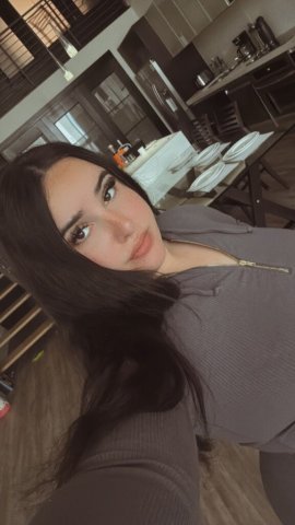 Curvy Italian/Spanish Cutie 🍑 400 HR - 24 - 1