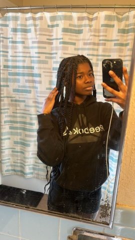 Sweet 21-Year-Old, Caring & Available - 21 - 1