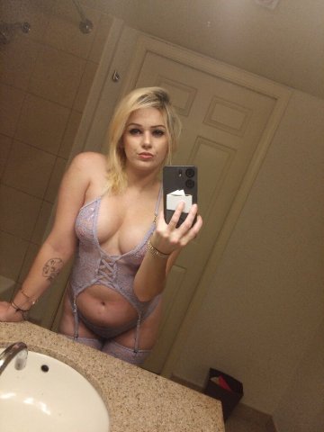 GOOD MORNING DADDY! HURRY AND CUM CATCH A QV WITH ME EITHER BEFORE WORK SO I CAN MAKE SURE YOU GET YOUR DAY STARTED OFF RIGHT! 💯🔥 - 30 - 1