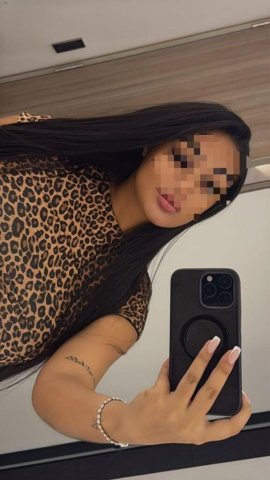vivacious woman seeking man - 32 - 1