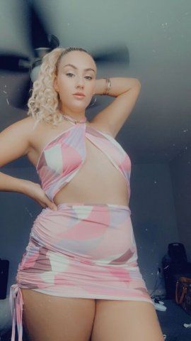 Hey its sara florida girl come get some of the florida water 🌊 - 27 - 1