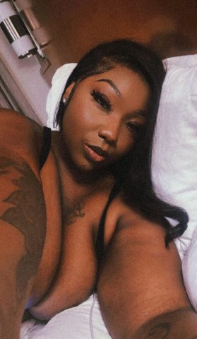 NEW IN TOWN 😍 CHOCOLATE BIG BOOTY BADDIE 🥵 INCALLS OUTCALLS & FT SHOWS 📲 AVAILABLE NOW 🔥 JUST VISITING ⏰ - 26 - 1