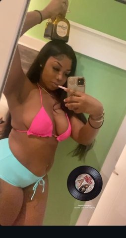 💦Specials all day long 😘 Call or Text ❤️❤️❤️ - 21 - 1