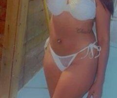 There's a hot and daring Latina girl with a natural body, daddy. - 26 - Image 2