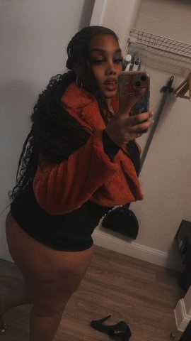 sexy brown skin baddie - 24 - 1