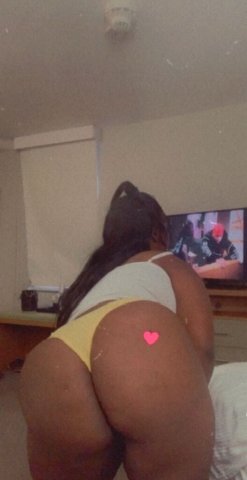 🚨NEW PUSSY ALERT 🚨Curvy Freak Hoe 💦🍫 pound me til i squirt 💦 - 27 - 1