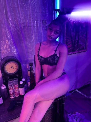 I'm available for fun text me😘 - 21 - 1