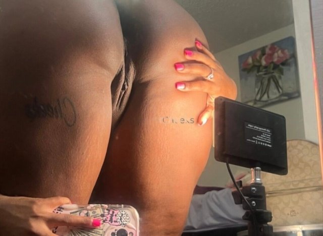 👄Hey Sweety👄I'm Available For Special Service 24/7👄Facetime Show And Videos Sell Anytime👄 - 26 - 1