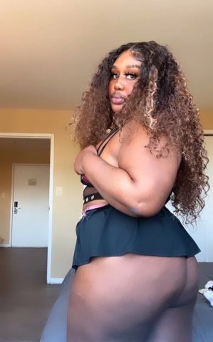 LEAVING IN A COUPLE HOURS👉🏾Hi, I'm 🍭Candii🍭🆈🅾🆄🅽🅶🔥hot 😋🅿🆄🆂🆂🆈 juice 🍑VIP service🍆🌝day and 🌛night ☎Talk to me now.... - 25 - 1