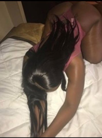 👑Thick n sexy😻😻Incalls and outcalls available - 33 - 1