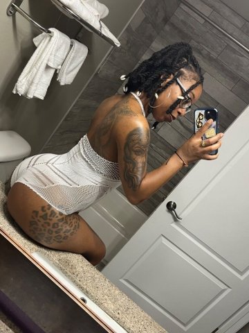 Fun night with a 4’11 FUNSIZE, 🤩 fine ass caramel baddie 🍮💃🏽, FUN TO HAVE AROUND, freak ass FRIDAY😮‍💨❤‍🔥 Only I should be who you VISIT! Allow me to make the start of your weekend WAYYYY better than it could EVER be😍 - 28 - 1