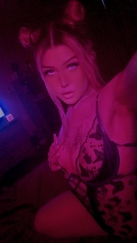 🤩 Blonde Bombshell in Gainesville — limited time, yeah — 24 - 1