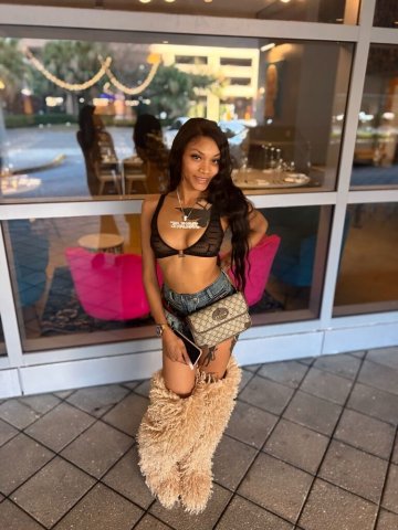 Kimora (23) — petite female escort in Des Moines - 1