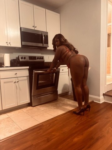Luxury-Only Private Female Escort in Washington, D.C. - 1
