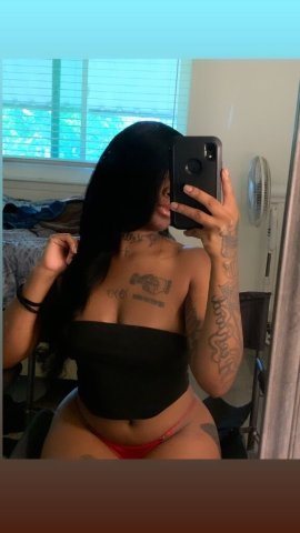 Houston Female Escort — Outcalls & Cards (no games) - 1