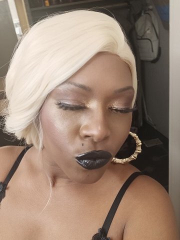 Baltimore Female Escort — Adult classy older gentlemen welcome - 1