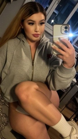 Bakersfield Female Escort — Massage & What Play Session - 1