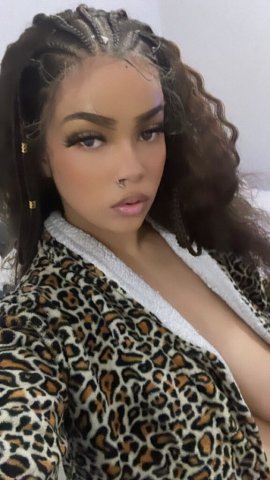 Chicago Female Escort — Incalls/Outcalls, Facetime Shows & Video Sales - 1