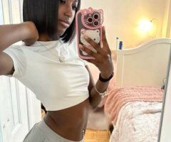 Chicago Female Escort — Car Dates (Condom) - Image 2