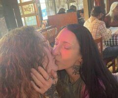 Tampa 3sum package: two girls together, now - Image 2