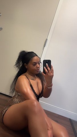 Seattle Female Escort — PlayDate & discreet in/out calls - 1
