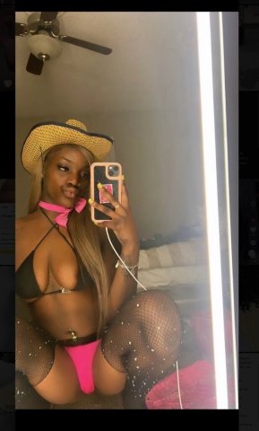 Pretty Black Barbie - Fast replies, video verification, outcall deposit - 1