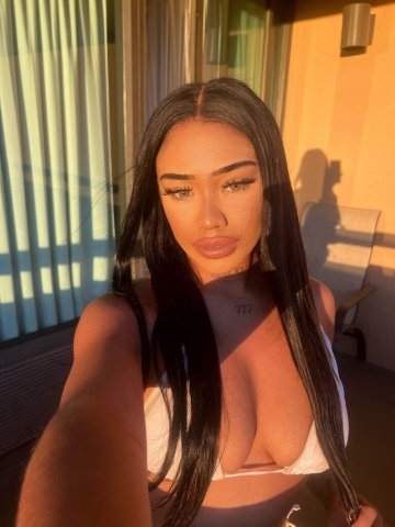 San Fernando Valley Female Escort — Facetime Shows, Custom Videos & Content Bundles - 1